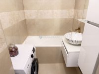 Eladó panellakás, Pécsett 51.9 M Ft, 3 szobás