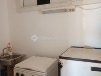 Eladó családi ház, Szegeden 54.99 M Ft, 2 szobás