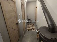 Eladó családi ház, Szegeden 37.5 M Ft, 2 szobás