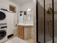 Eladó családi ház, Esztergomban 124 M Ft, 8 szobás