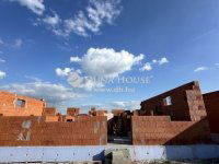 Eladó ikerház, Délegyházán 89.5 M Ft, 4 szobás