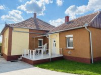 Eladó családi ház, Újszászon 36.5 M Ft, 3 szobás