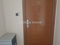 Eladó panellakás, Pécsett 59.9 M Ft, 3 szobás