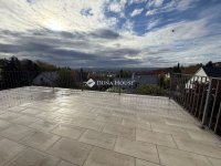 Eladó családi ház, Pécsett 129.9 M Ft, 5 szobás