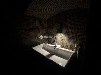 Eladó üzlethelyiség, IX. kerületben 109.9 M Ft