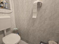 Eladó családi ház, Pécsett 126.9 M Ft, 6 szobás