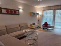 Eladó téglalakás, Győrött 148.9 M Ft, 4 szobás