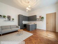 Eladó téglalakás, VI. kerületben 64.9 M Ft, 1 szobás