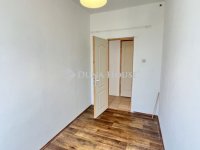 Eladó téglalakás, Várpalotán 36.9 M Ft, 3 szobás