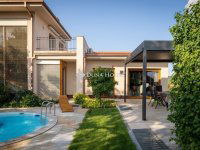 Eladó családi ház, Pécsett 460 M Ft, 8 szobás