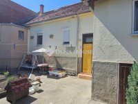 Eladó családi ház, Pécsett 49.99 M Ft, 3 szobás