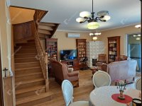 Eladó családi ház, Győrött 178.8 M Ft, 5 szobás