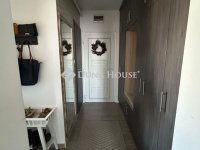 Eladó panellakás, Pécsett 56.9 M Ft, 3 szobás