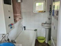 Eladó családi ház, Szegeden 32.8 M Ft, 1 szobás