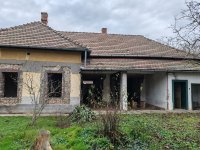 Eladó családi ház, Tiszaföldváron 11 M Ft, 2 szobás