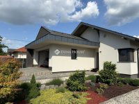 Eladó családi ház, Péterin 159 M Ft, 3 szobás