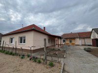 Eladó családi ház, Császártöltésen 33.8 M Ft, 4 szobás