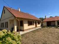 Eladó családi ház, Lajoskomáromban 81.5 M Ft, 4 szobás