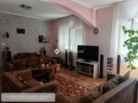 Eladó családi ház, Peterden 45 M Ft, 3 szobás