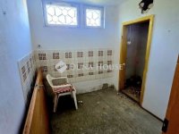 Eladó családi ház, Pécsett 88.9 M Ft, 3 szobás
