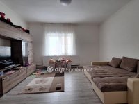 Eladó családi ház, Bősárkányon 60 M Ft, 4 szobás