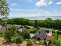 Eladó családi ház, Ábrahámhegyen 124.9 M Ft, 2+2 szobás