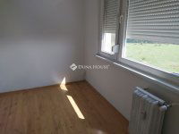 Eladó panellakás, XV. kerületben 54.999 M Ft, 2 szobás