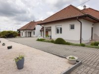 Eladó családi ház, Nagykozáron 225 M Ft, 6+2 szobás