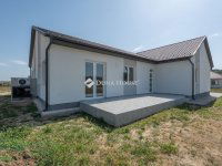 Eladó ikerház, Tarjánon, Nefelejcs utcában 97.6 M Ft, 4 szobás