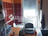 Eladó panellakás, Pécsett 41.9 M Ft, 2 szobás