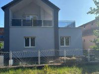 Eladó családi ház, Tatán 98 M Ft, 4 szobás