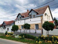 Eladó hotel, Abádszalókban 180 M Ft, 13 szobás