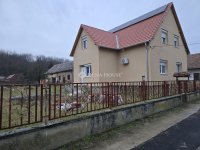 Eladó családi ház, Aranyosgadányban 98 M Ft, 7 szobás
