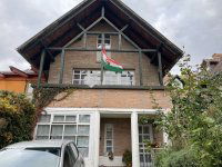 Eladó családi ház, Telkin 216 M Ft, 8 szobás