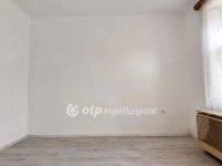 Eladó családi ház, Turán 39.99 M Ft, 2 szobás