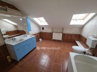 Eladó családi ház, XVIII. kerületben 260 M Ft, 8+1 szobás