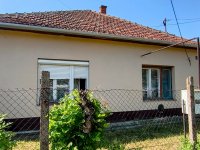 Eladó családi ház, Békésen 8.5 M Ft, 2 szobás