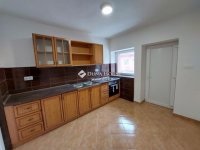 Eladó családi ház, Kecskeméten 85 M Ft, 8 szobás