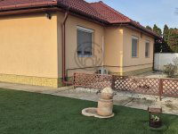 Eladó családi ház, Mikepércsen 119.9 M Ft, 5 szobás