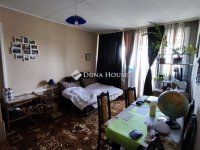 Eladó panellakás, Pécsett 39.9 M Ft, 2 szobás