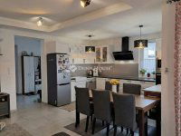 Eladó ikerház, Debrecenben 168 M Ft, 5 szobás