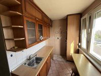 Eladó panellakás, Kecskeméten 37.5 M Ft, 3 szobás