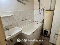 Eladó téglalakás, Pápán 12.9 M Ft, 1 szobás