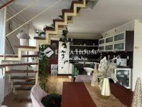 Eladó családi ház, Pécsett 250 M Ft, 4 szobás