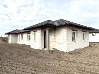 Eladó téglalakás, Cegléden 60 M Ft, 4 szobás