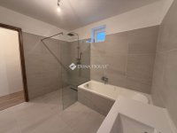 Eladó családi ház, Hosszúhetényen 89.9 M Ft, 5 szobás