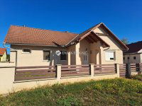 Kiadó családi ház, albérlet, Baksán 380 E Ft / hó, 5 szobás