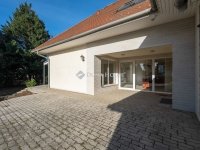 Eladó családi ház, Budaörsön 420 M Ft, 10 szobás