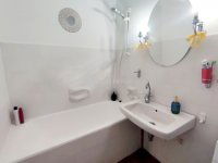 Eladó téglalakás, Pécsett 97.2 M Ft, 3 szobás