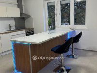 Eladó téglalakás, Komlón 35.4 M Ft, 2 szobás